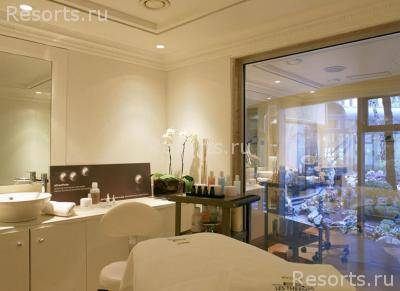 Hotel Le Royal Monceau 41